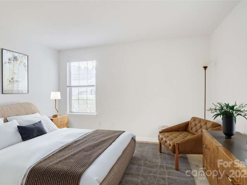 2916 Iron Gate Lane, Charlotte, NC 28212.  MLS# CAR4253114, YatesRealty ID 17903. 