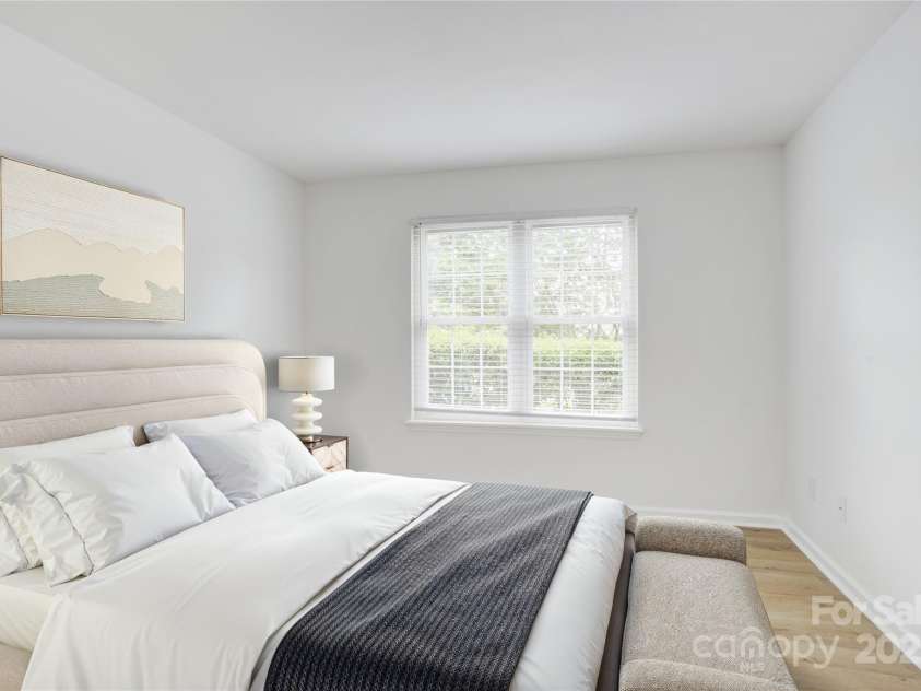 2916 Iron Gate Lane, Charlotte, NC 28212.  MLS# CAR4253114, YatesRealty ID 17903. 