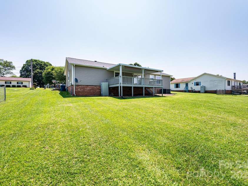 2031 36th Street, Hickory, NC 28601.  MLS# CAR4267464, YatesRealty ID 17904. 