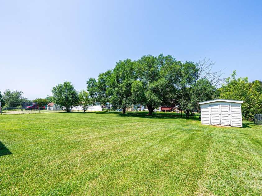 2031 36th Street, Hickory, NC 28601.  MLS# CAR4267464, YatesRealty ID 17904. 