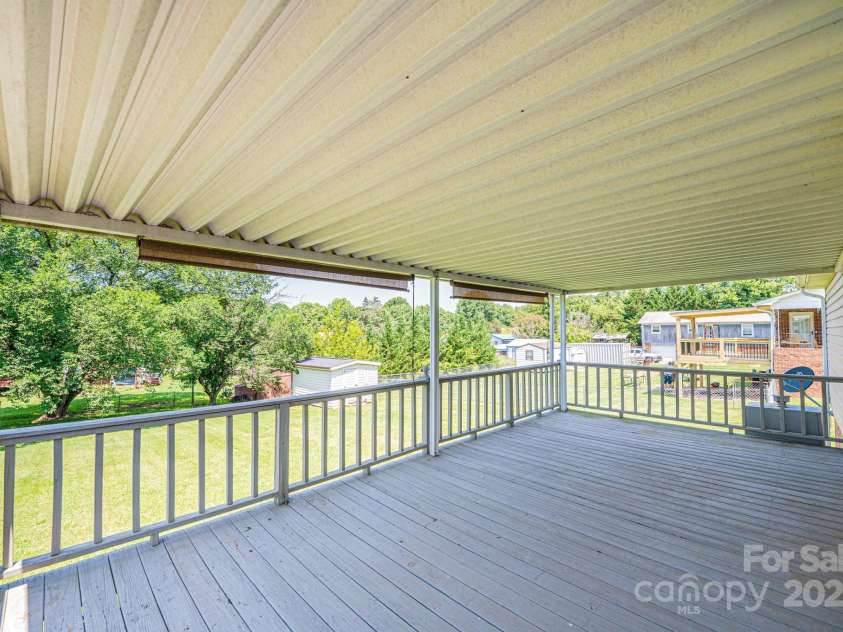 2031 36th Street, Hickory, NC 28601.  MLS# CAR4267464, YatesRealty ID 17904. 