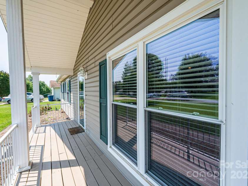 2031 36th Street, Hickory, NC 28601.  MLS# CAR4267464, YatesRealty ID 17904. 