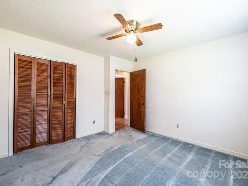 2031 36th Street, Hickory, NC 28601.  MLS# CAR4267464, YatesRealty ID 17904. 