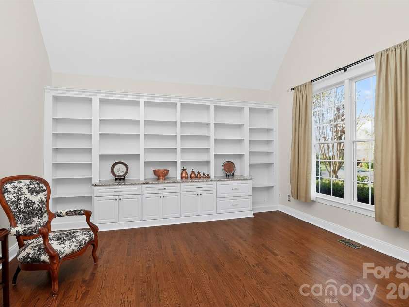 5902 Legacy Circle, Charlotte, NC 28277.  MLS# CAR4364748, YatesRealty ID 17905. 
