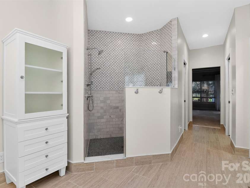 5902 Legacy Circle, Charlotte, NC 28277.  MLS# CAR4364748, YatesRealty ID 17905. 