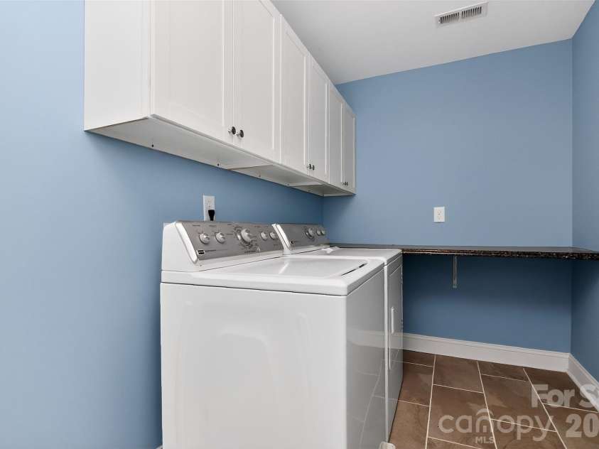 5902 Legacy Circle, Charlotte, NC 28277.  MLS# CAR4364748, YatesRealty ID 17905. 