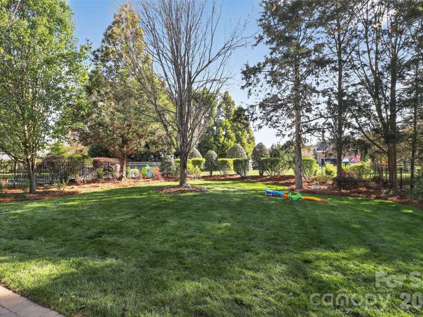 5902 Legacy Circle, Charlotte, NC 28277.  MLS# CAR4364748, YatesRealty ID 17905. 