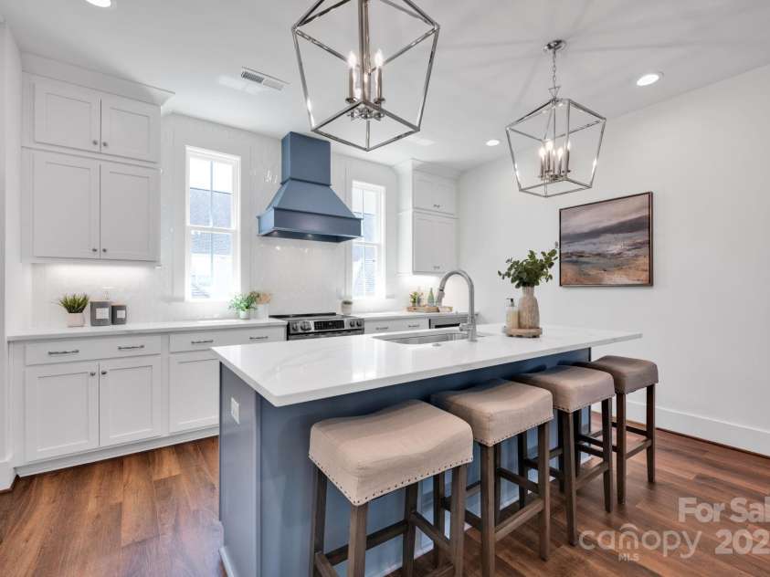 421 Delburg Mill Alley Drive, Davidson, NC 28036.  MLS# CAR4214101, YatesRealty ID 17906. Kitchen