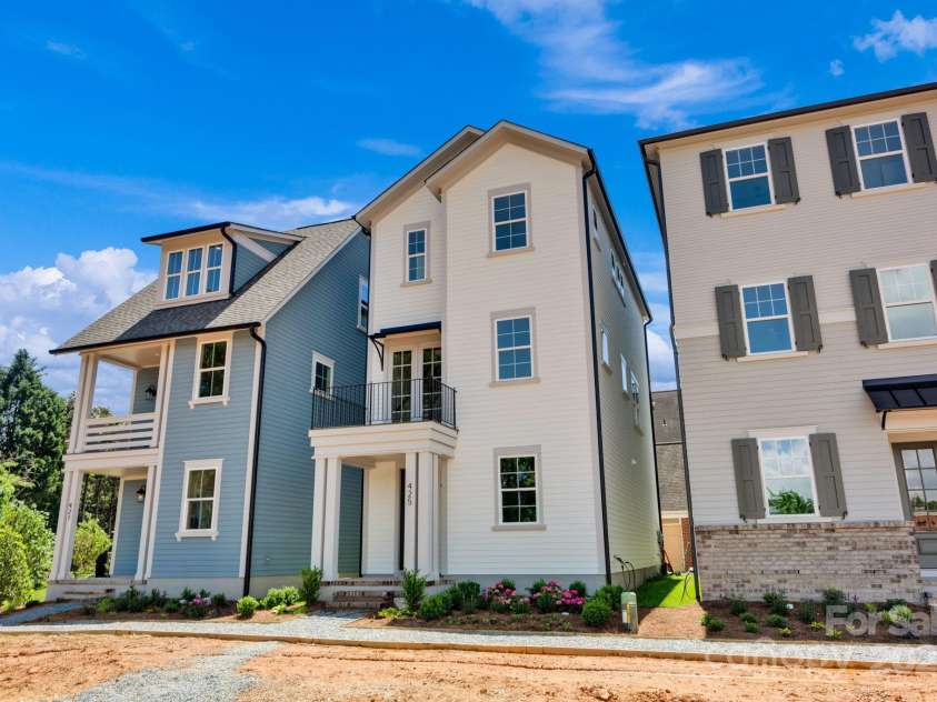 425 Delburg Mill Alley Drive, Davidson, NC 28036.  MLS# CAR4215325, YatesRealty ID 17907. 