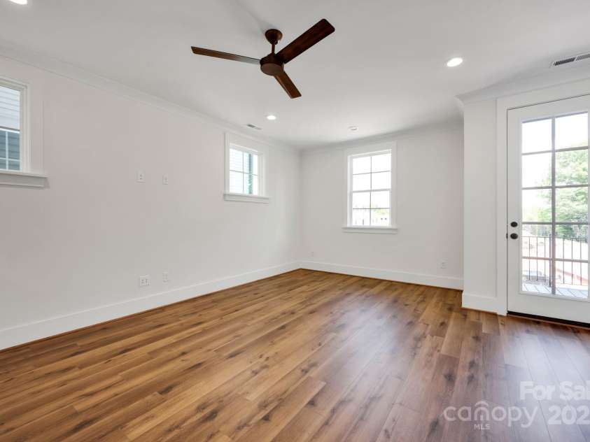 425 Delburg Mill Alley Drive, Davidson, NC 28036.  MLS# CAR4215325, YatesRealty ID 17907. Family Room