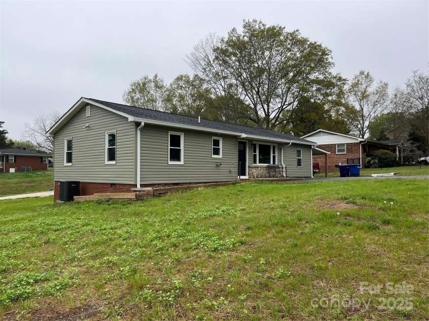 8124 Wood Street, Mount Pleasant, NC 28124.  MLS# CAR4241230, YatesRealty ID 17908. 