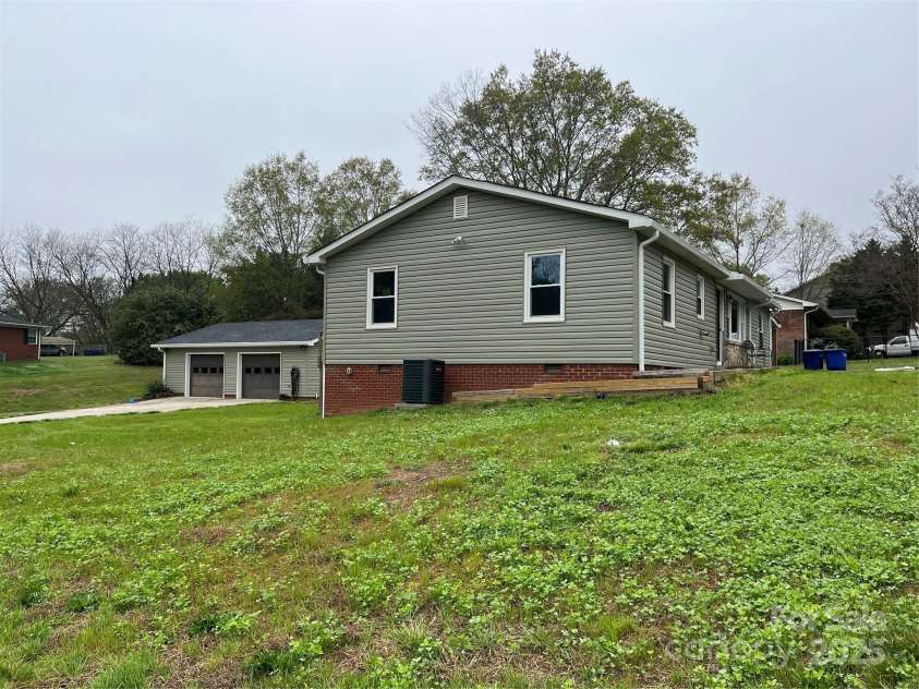 8124 Wood Street, Mount Pleasant, NC 28124.  MLS# CAR4241230, YatesRealty ID 17908. 