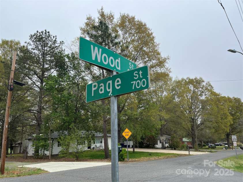 8124 Wood Street, Mount Pleasant, NC 28124.  MLS# CAR4241230, YatesRealty ID 17908. 