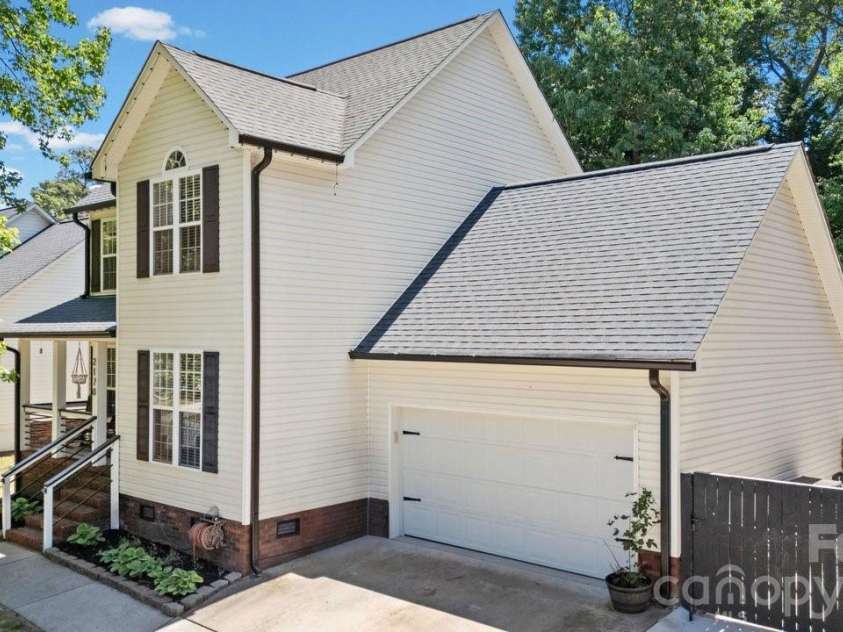 2170 Charles Towne Court, Kannapolis, NC 28083.  MLS# CAR4372711, YatesRealty ID 17909. 