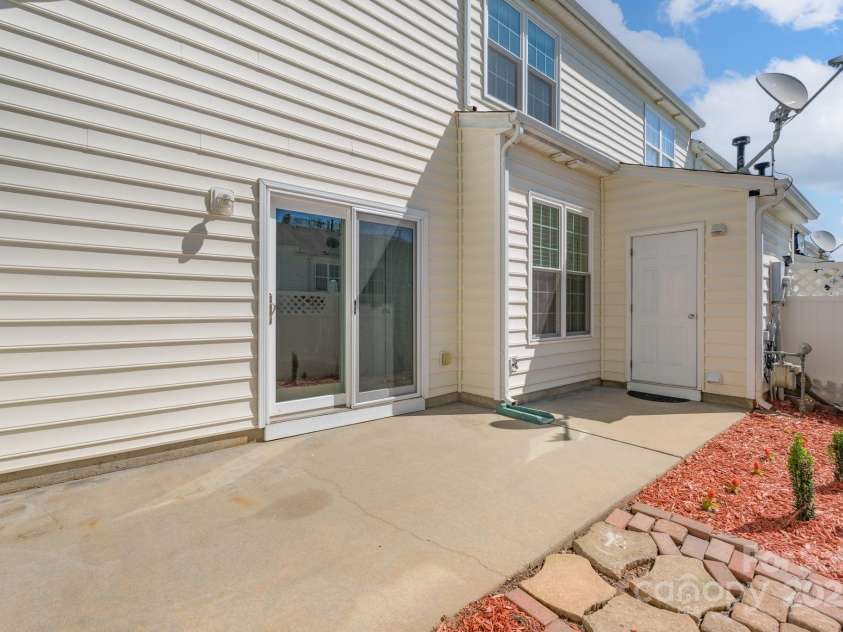 643 Brickdust Court, Fort Mill, SC 29708.  MLS# CAR4245809, YatesRealty ID 17909. 