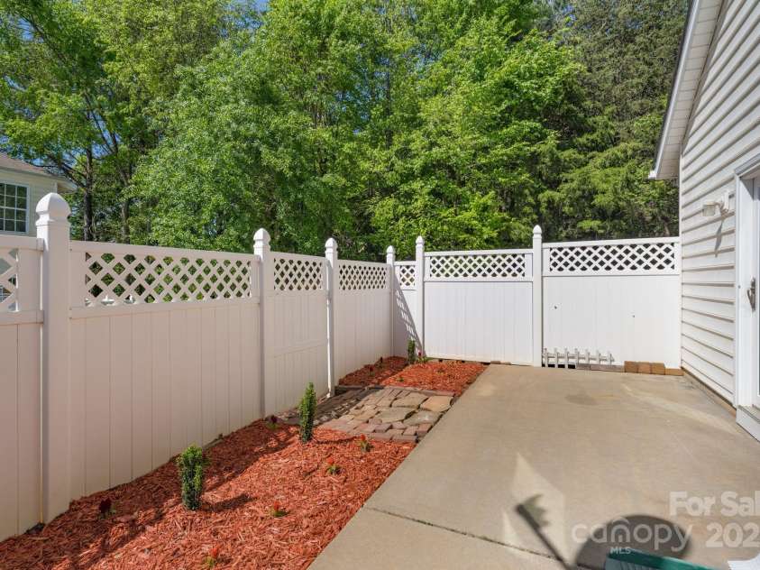643 Brickdust Court, Fort Mill, SC 29708.  MLS# CAR4245809, YatesRealty ID 17909. 