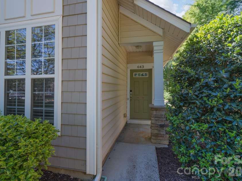 643 Brickdust Court, Fort Mill, SC 29708.  MLS# CAR4245809, YatesRealty ID 17909. 