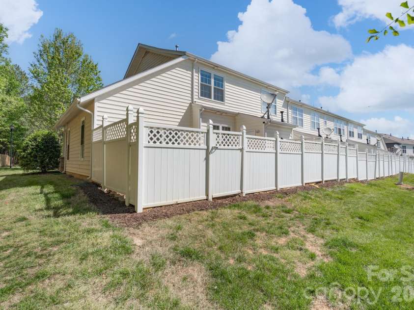 643 Brickdust Court, Fort Mill, SC 29708.  MLS# CAR4245809, YatesRealty ID 17909. 