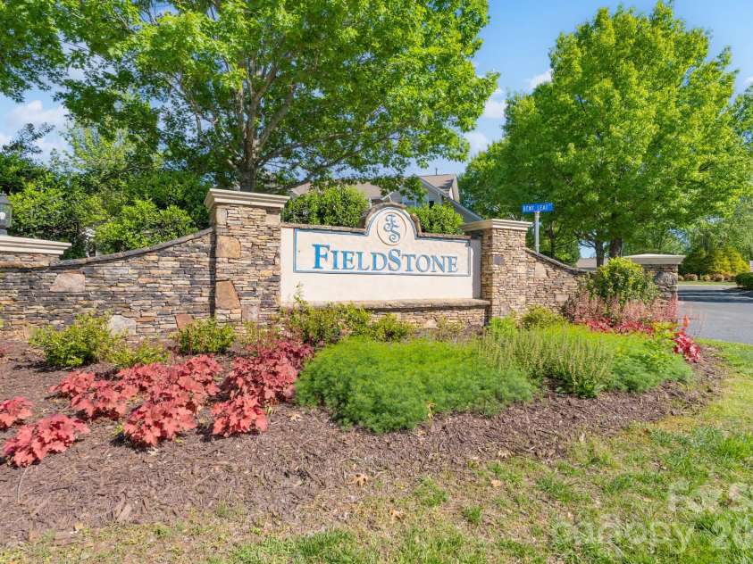 643 Brickdust Court, Fort Mill, SC 29708.  MLS# CAR4245809, YatesRealty ID 17909. 