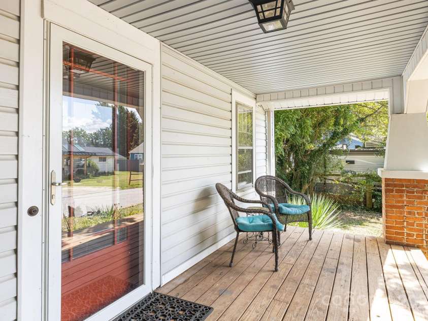 8 Trotter Place, Asheville, NC 28806.  MLS# CAR4158722, YatesRealty ID 1791. 