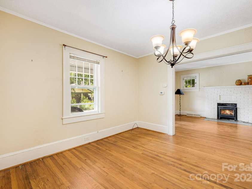 8 Trotter Place, Asheville, NC 28806.  MLS# CAR4158722, YatesRealty ID 1791. 