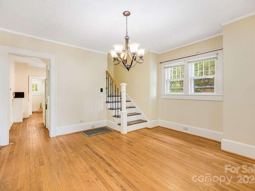 8 Trotter Place, Asheville, NC 28806.  MLS# CAR4158722, YatesRealty ID 1791. 