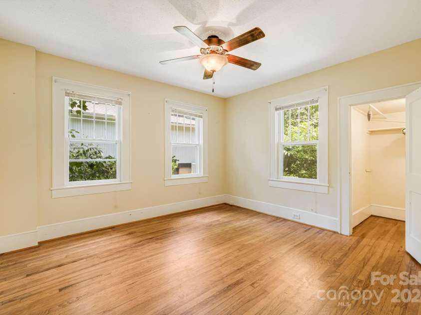 8 Trotter Place, Asheville, NC 28806.  MLS# CAR4158722, YatesRealty ID 1791. 