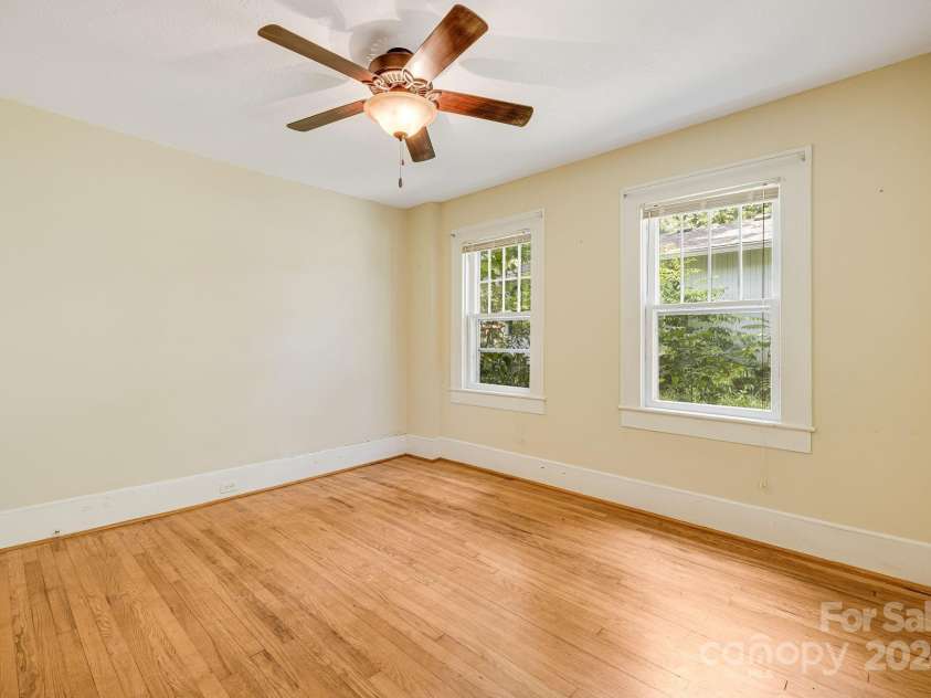 8 Trotter Place, Asheville, NC 28806.  MLS# CAR4158722, YatesRealty ID 1791. 