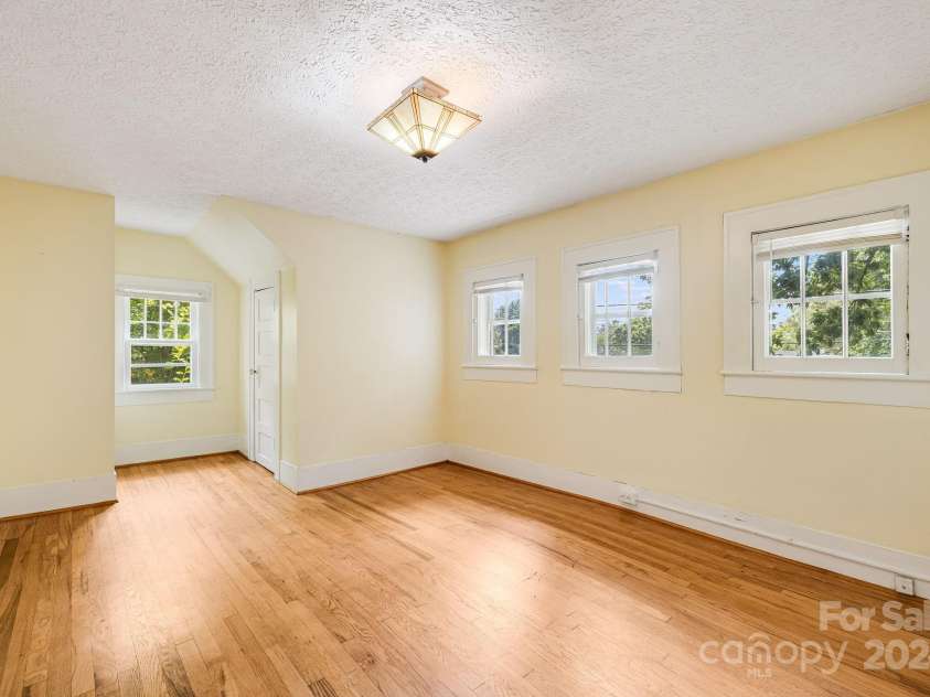 8 Trotter Place, Asheville, NC 28806.  MLS# CAR4158722, YatesRealty ID 1791. 