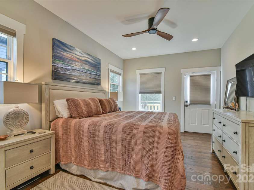 310 Portmanvilla Road, Black Mountain, NC 28711.  MLS# CAR4247899, YatesRealty ID 17910. 