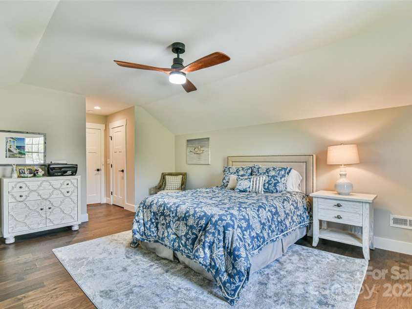 310 Portmanvilla Road, Black Mountain, NC 28711.  MLS# CAR4247899, YatesRealty ID 17910. 