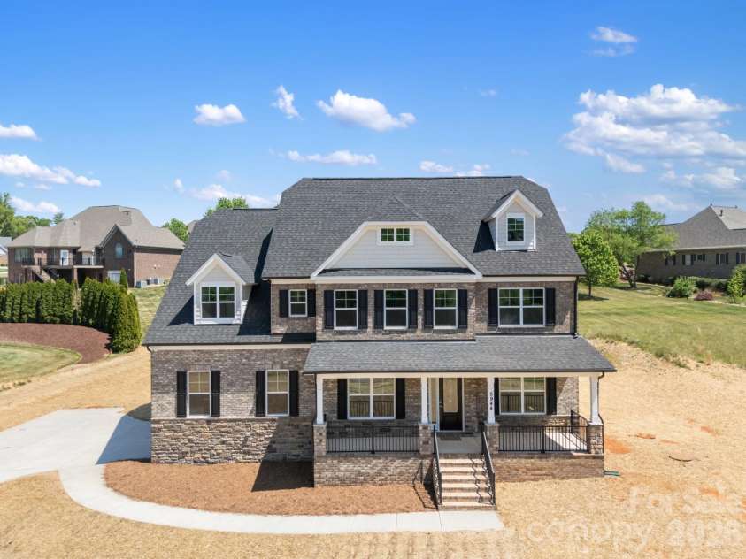 5944 Bakers Point, Hickory, NC 28602.  MLS# CAR4373457, YatesRealty ID 17910. 