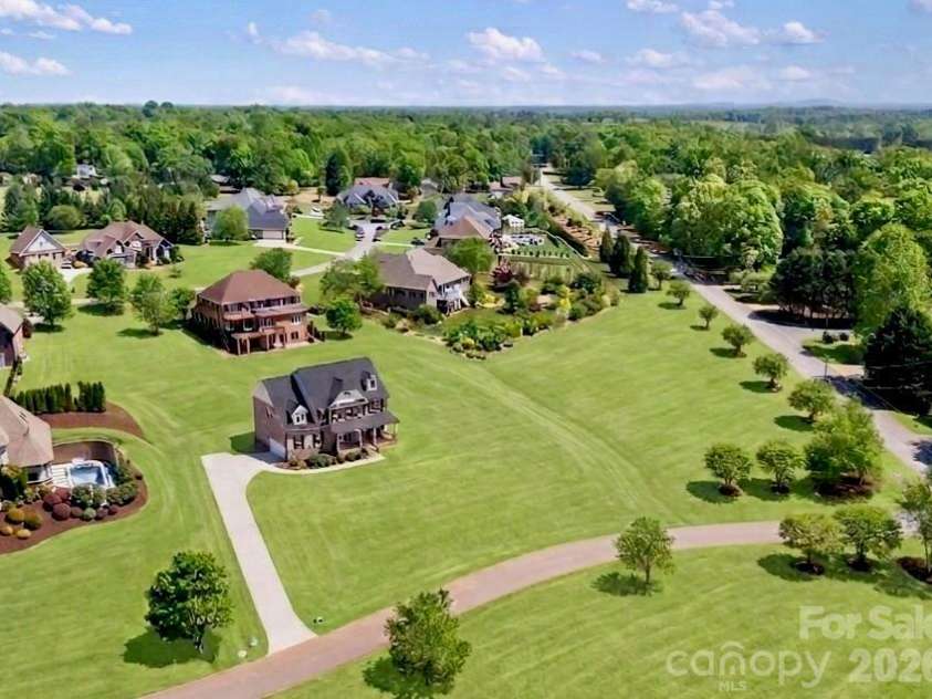 5944 Bakers Point, Hickory, NC 28602.  MLS# CAR4373457, YatesRealty ID 17910. 