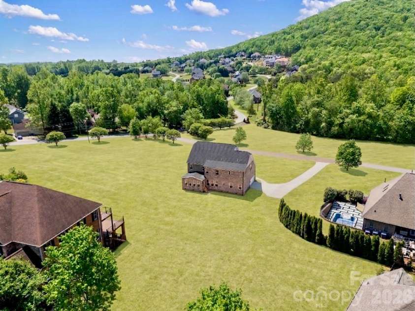 5944 Bakers Point, Hickory, NC 28602.  MLS# CAR4373457, YatesRealty ID 17910. 