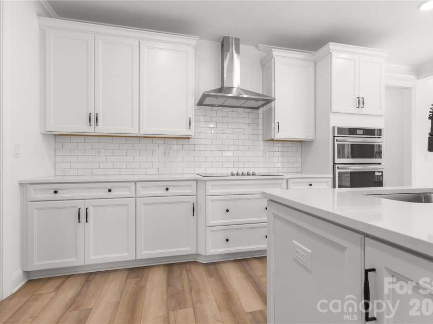 5944 Bakers Point, Hickory, NC 28602.  MLS# CAR4373457, YatesRealty ID 17910. 