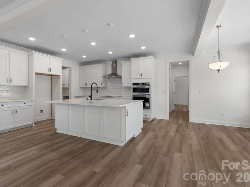 5944 Bakers Point, Hickory, NC 28602.  MLS# CAR4373457, YatesRealty ID 17910. 