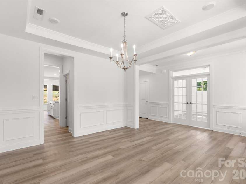 5944 Bakers Point, Hickory, NC 28602.  MLS# CAR4373457, YatesRealty ID 17910. 