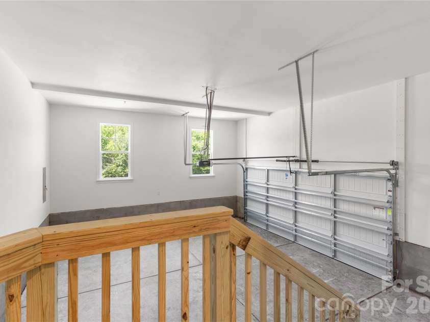 5944 Bakers Point, Hickory, NC 28602.  MLS# CAR4373457, YatesRealty ID 17910. 