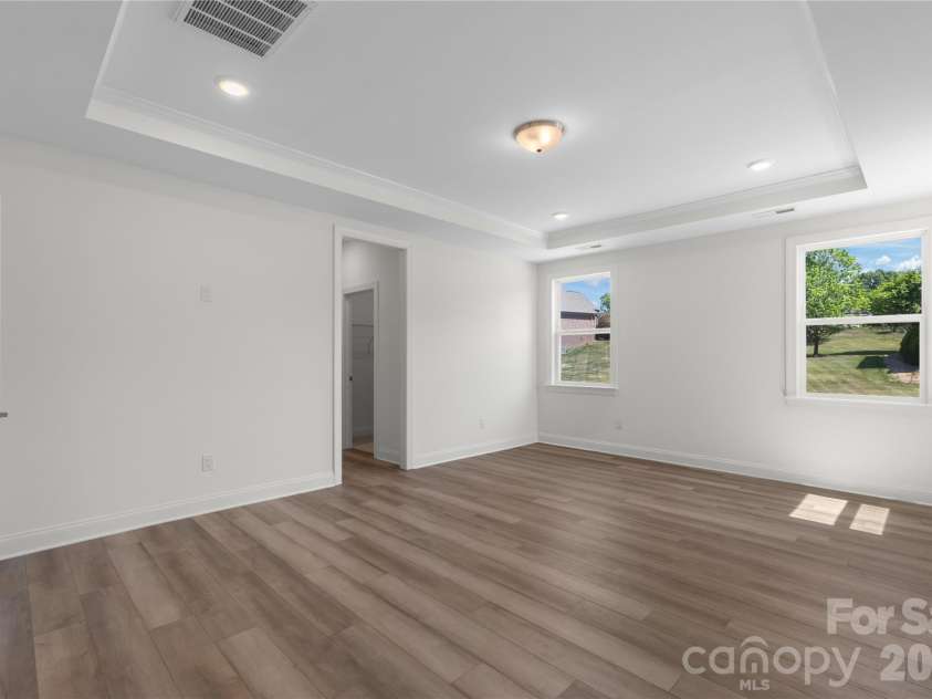 5944 Bakers Point, Hickory, NC 28602.  MLS# CAR4373457, YatesRealty ID 17910. 