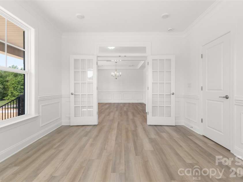 5944 Bakers Point, Hickory, NC 28602.  MLS# CAR4373457, YatesRealty ID 17910. 