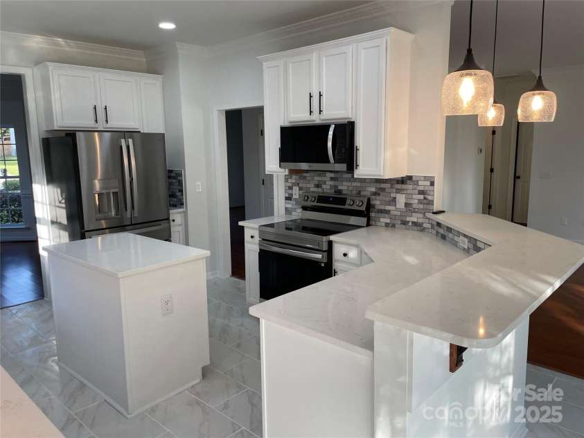 10923 Amherst Glen Drive, Charlotte, NC 28213.  MLS# CAR4250195, YatesRealty ID 17911. 