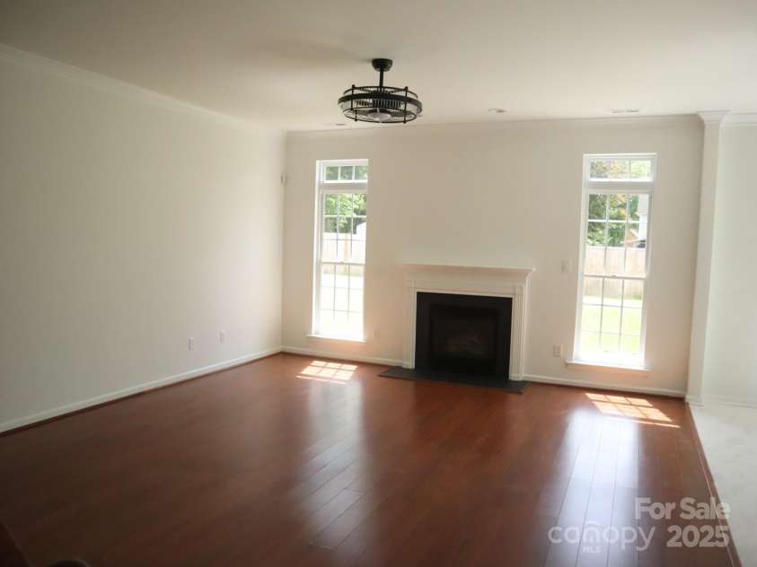 10923 Amherst Glen Drive, Charlotte, NC 28213.  MLS# CAR4250195, YatesRealty ID 17911. Family Room