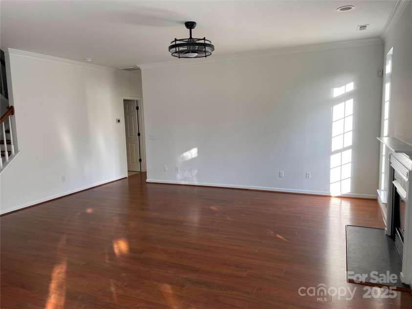 10923 Amherst Glen Drive, Charlotte, NC 28213.  MLS# CAR4250195, YatesRealty ID 17911. Family Room