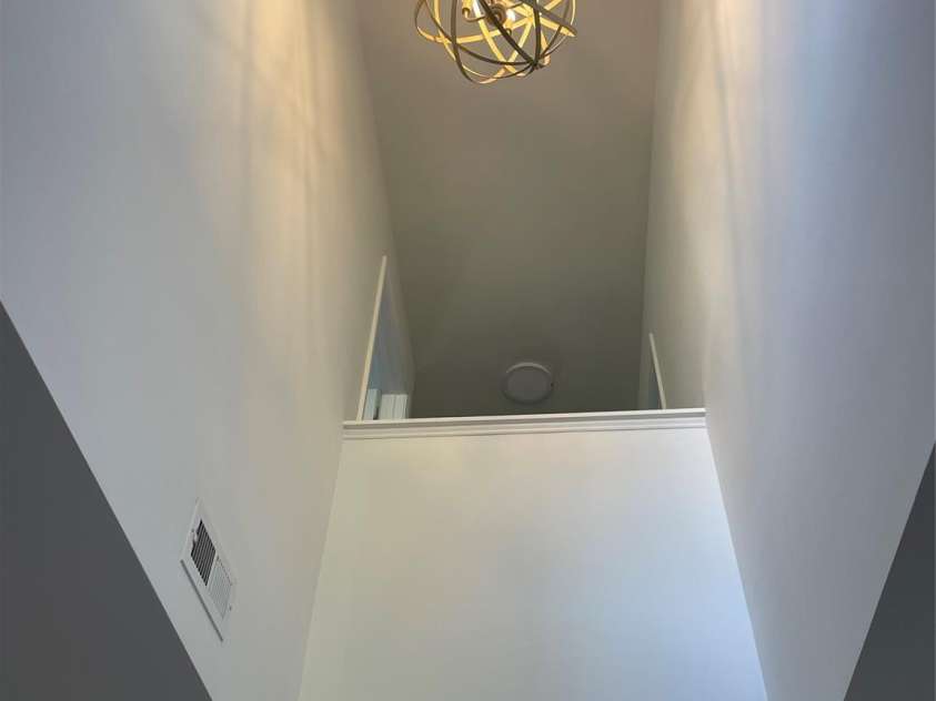 10923 Amherst Glen Drive, Charlotte, NC 28213.  MLS# CAR4250195, YatesRealty ID 17911. Hallway