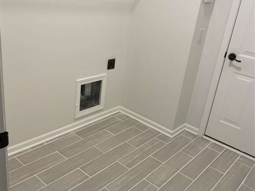 10923 Amherst Glen Drive, Charlotte, NC 28213.  MLS# CAR4250195, YatesRealty ID 17911. Laundry Room