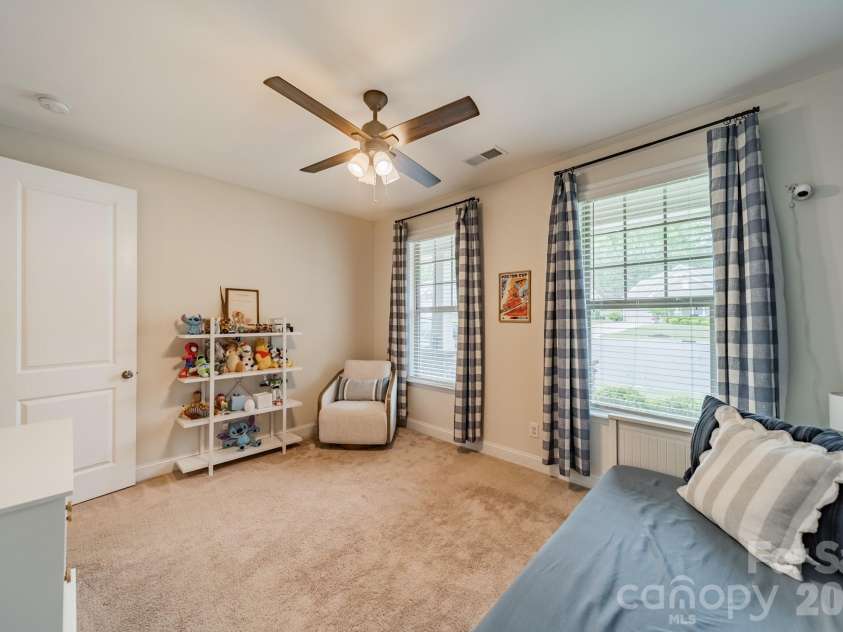 17036 Challory Glen Way, Charlotte, NC 28278.  MLS# CAR4373759, YatesRealty ID 17912. 