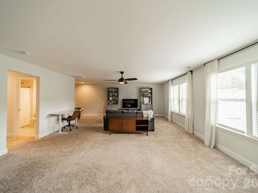 17036 Challory Glen Way, Charlotte, NC 28278.  MLS# CAR4373759, YatesRealty ID 17912. 