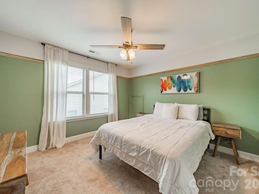 17036 Challory Glen Way, Charlotte, NC 28278.  MLS# CAR4373759, YatesRealty ID 17912. 