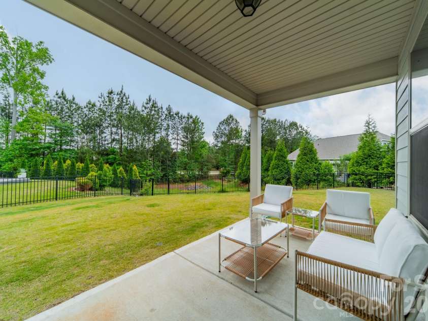 17036 Challory Glen Way, Charlotte, NC 28278.  MLS# CAR4373759, YatesRealty ID 17912. 