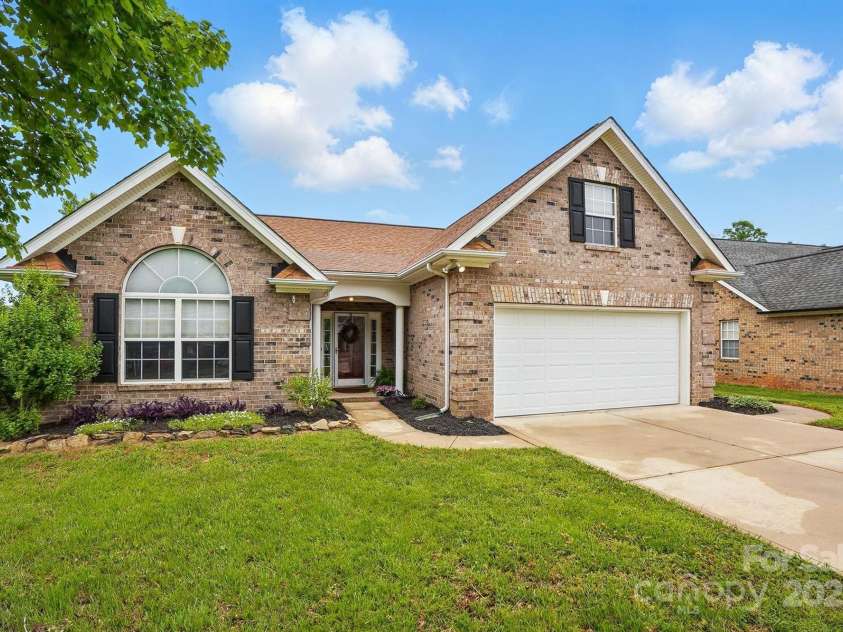 3327 Flagler Circle, Midland, NC 28107.  MLS# CAR4251197, YatesRealty ID 17912. 